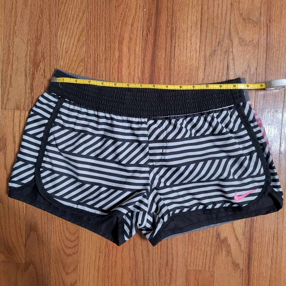 2 Pairs Of Nike Reversible Beach Shorts, Women's Size S/M, - Picture 3 of 16